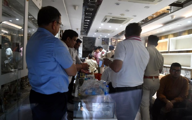 दिल्ली से 25 करोड़ रुपये की चोरी के 3 आरोपी छ्त्तीसगढ़ से गिरफ्तार