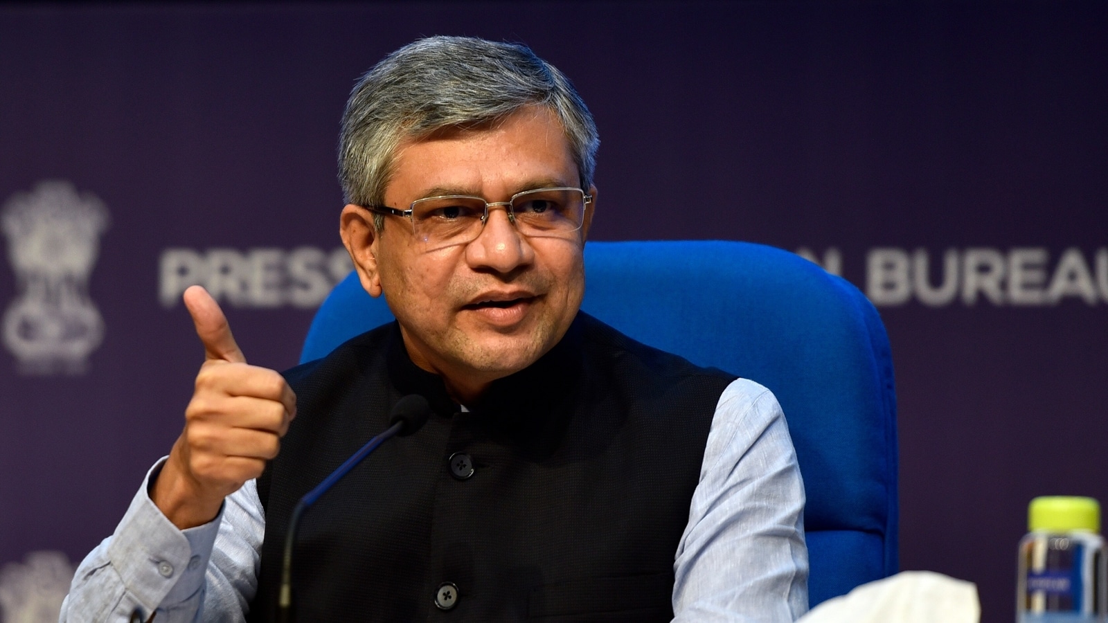 Delhi news:कई नेताओं के फोन हैकिंग दावे पर अश्विनी वैष्णव बोले- मामले की तह तक जाएगी सरकार