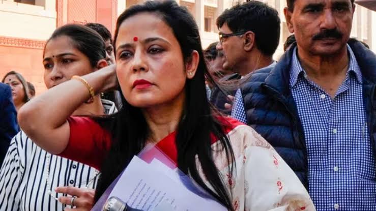 Delhi News:सुप्रीम कोर्ट 3 जनवरी को करेगा लोकसभा निष्कासन के खिलाफ महुआ की याचिका पर सुनवाई