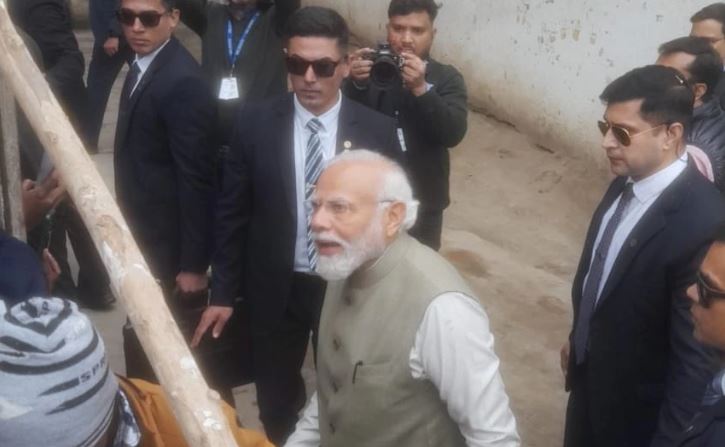 Ayodhya News:अयोध्‍या में निषाद परिवार से मिले पीएम मोदी, प्राण प्रतिष्ठा में आने का दिया न्योता