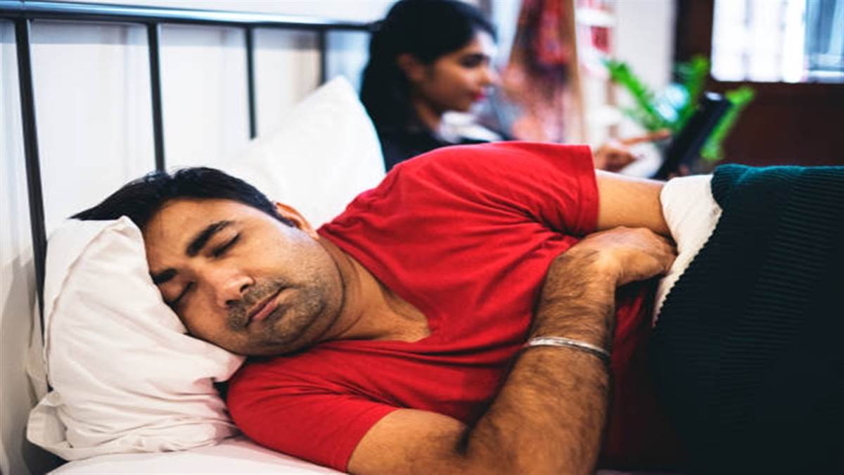 Deficiency of these vitamins in your body: थकान, जरुरत से ज्यादा नींद, आपके शरीर में हो सकती है इन विटामिन्स की कमी