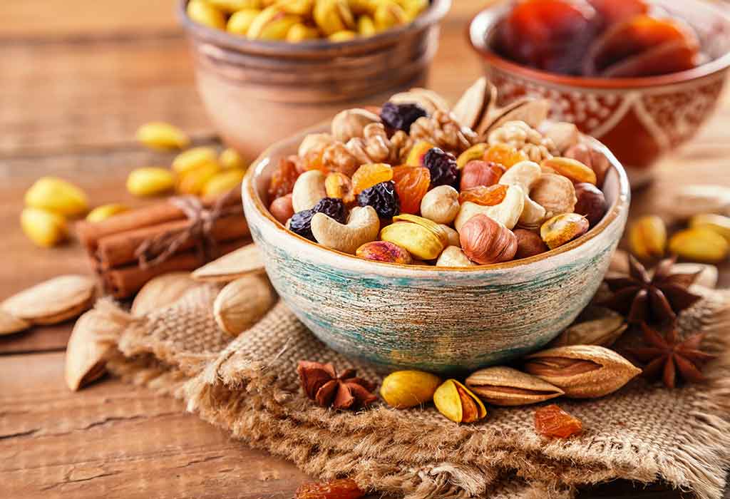 Dry fruits slow down aging:बुढ़ापे को धीमा करते हैं ये 5 ड्राई फ्रूट, रोज खाने पर मिलेंगे इतने फायदे