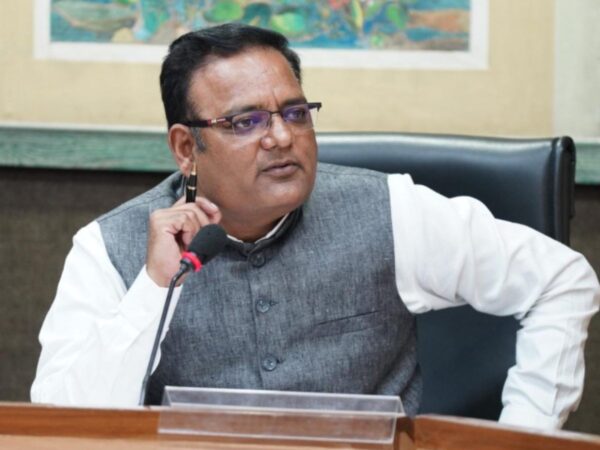 Rajkumar Anand left the party AAP: दिल्ली सरकार में मंत्री राजकुमार आनंद ने छोड़ी पार्टी, भ्रष्टाचार को लेकर AAP पर उठाए सवाल