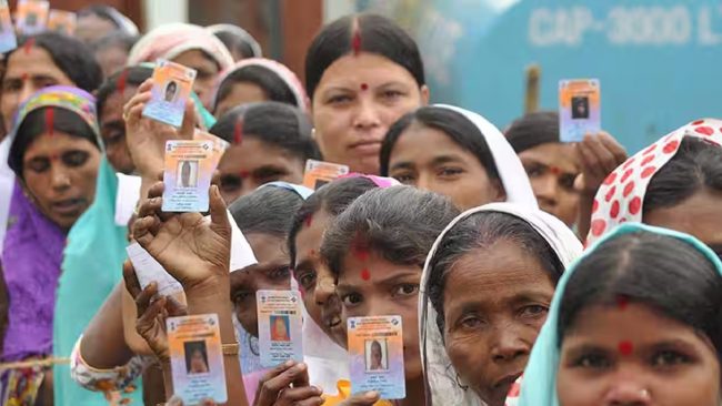 lok sabha election 2024: पांचवें चरण में दोपहर 3 बजे तक 47 फीसदी से अधिक मतदान, पश्चिम बंगाल में वोटिंग प्रतिशत ज्‍यादा