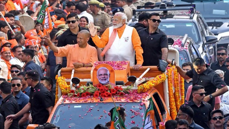 PM Modi's road show : पीएम मोदी के रोड शो में उमड़ा हुजूम, अबकी बार 400 पार के लगे नारे, मोदी-मादी के नारे से गुंजायमान हुई महादेव की नगरी