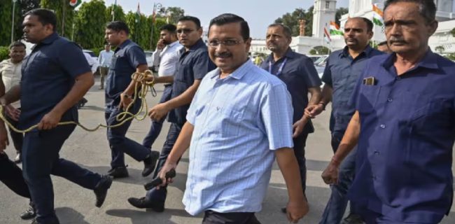 Arvind Kejriwal bail: दिल्ली के सीएम अरविंद केजरीवाल को बड़ी राहत, शराब घोटाले से जुड़े मनी लॉन्ड्रिंग केस में मिली जमानत