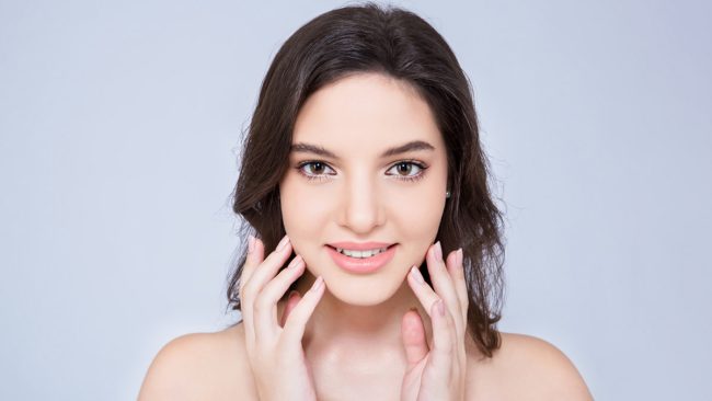 Facial at Home: गर्मियों में इन 2 चीजों से करें घर पर फेशियल, चमक जाएगी स्किन