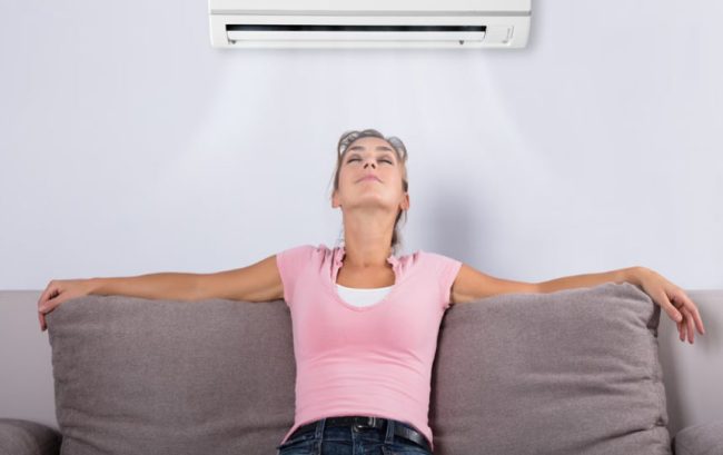 Side Effects Of AC: क्या ज्यादा देर AC में रहने से हड्डियों में होता है दर्द, तो बरतें सावधानी