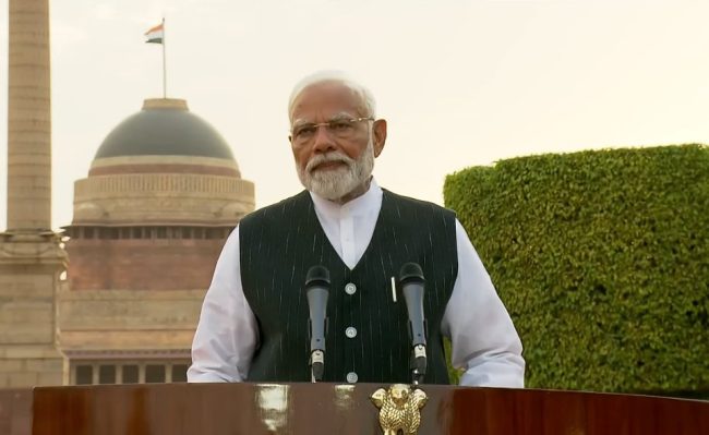 Modi invitation for oath taking: मोदी को राष्ट्रपति से मिला सरकार बनाने का न्योता, शपथग्रहण के लिए मिला निमंत्रण