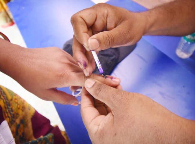 7'th phase of Lok Sabha Election 2024: 57 सीटों पर सातवें और आखिरी चरण में वोटिंग जारी,अनुराग ठाकुर, सुखविंदर सिंह सुक्खू,रवि किशन समेत इन दिग्‍गजों ने डाला वोट