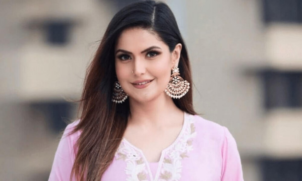 Zareen Khan: जरीन खान छुप-छुप कर देखती थीं सलमान खान को, जाहिर किए अपने इमोशन