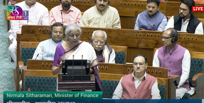 Budget 2024: बजट में न्यू टैक्स रिजीम में बड़ी छूट का ऐलान, 1 करोड़ युवाओं को टॉप 500 कंपनियों में इंटर्नशिप का मौका