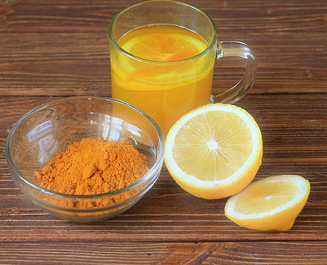 Turmeric water Benefits: हल्दी वाला पानी आपके शरीर पर करता है जादूई काम, देखकर हो जाएंगे हैरान