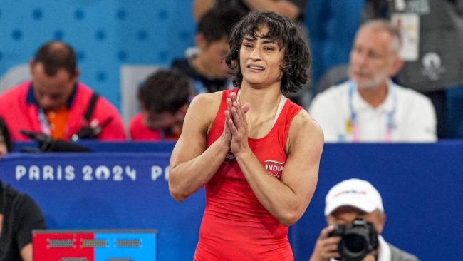 Vinesh Phogat: विनेश फोगाट को पेर‍िस ओलंप‍िक में घोष‍ित किया गया अयोग्य, 100 ग्राम वजन बना बाधा