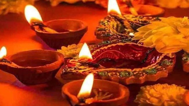 light a lamp during Diwali: वास्‍तु शास्‍त्र के अनुसार इस दिशा में दीपावली में जलाएं दीपक, हर समस्‍या से होगा छुटकारा