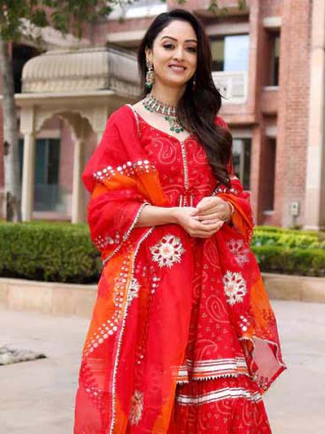 करवा चौथ पर चाहिए मॉडर्न लुक तो ट्राई करें ये आउटफिट