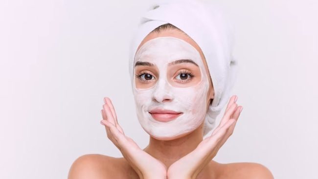 winter face mask for glowing skin: ठंड में चेहरे पर लगाएं ये फेस मास्क, चमक जाएगा चेहरा