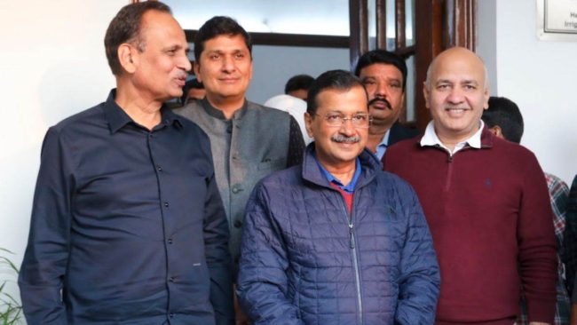 AAP Candidate List 2025: आम आदमी पार्टी ने दिल्‍ली विधानसभा 2025 के लिए दूसरी लिस्ट जारी की, अवध ओझा को पटपड़गंज से टिकट 